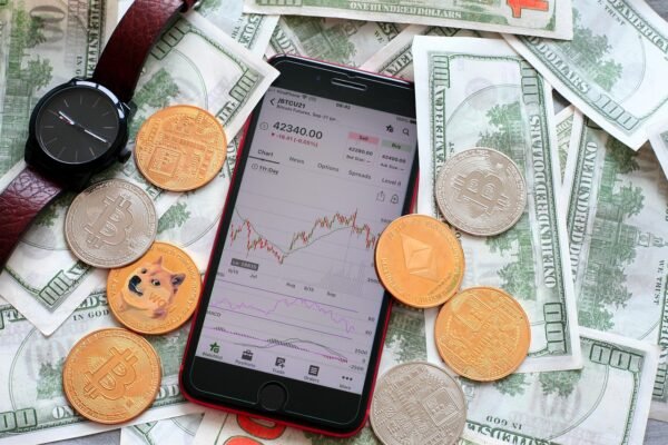 Stakings Next Evolution: Liquid Derivatives & DeFi Yield