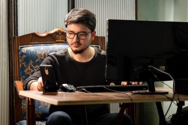 Untethered Talent: Redefining Productivity In Remote Work