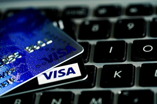Retargeting Ads: Beyond The Click, Towards Conversion