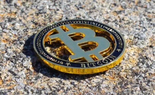 Governance Tokens: Power, Paradox, And The DAO Dream